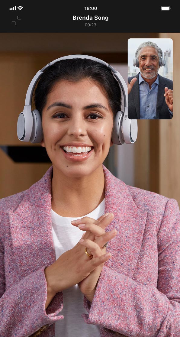 Pessoa se conecta com o Webex