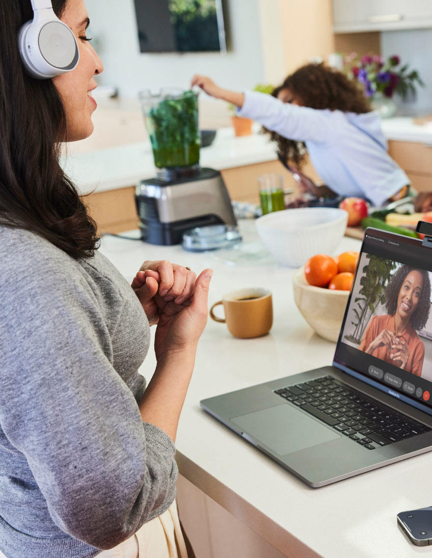 Benutzer genießt es, dass Webex Meetings Hintergrundgeräusche und Stimmen entfernt