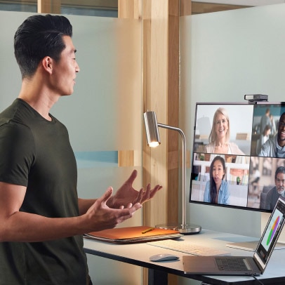 Utilisateur qui collabore en équipe sur Webex