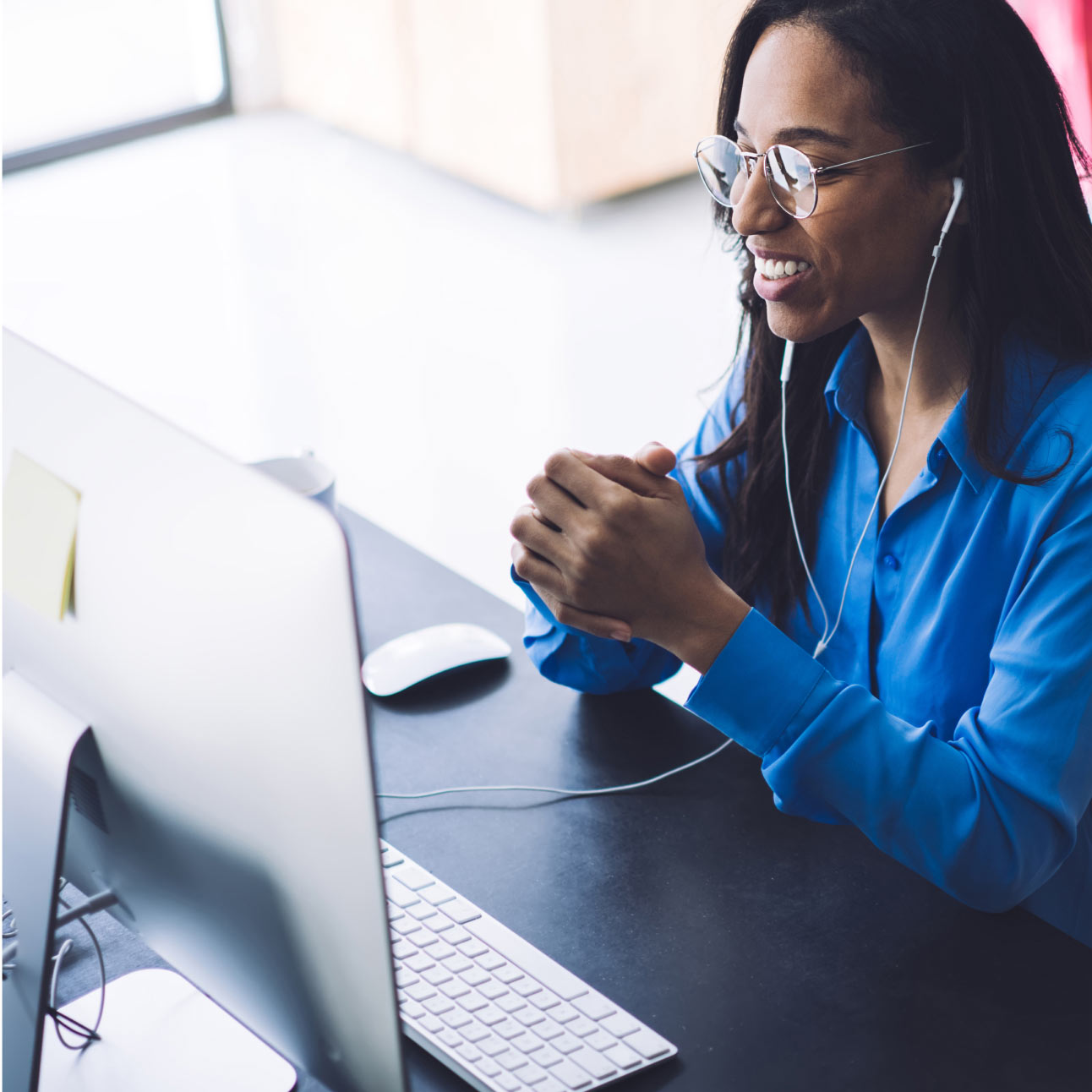 Pessoa faz conexões com o Webex Events